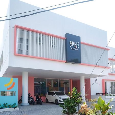 Sans Hotel Aurum Majapahit Semarang Esterno foto