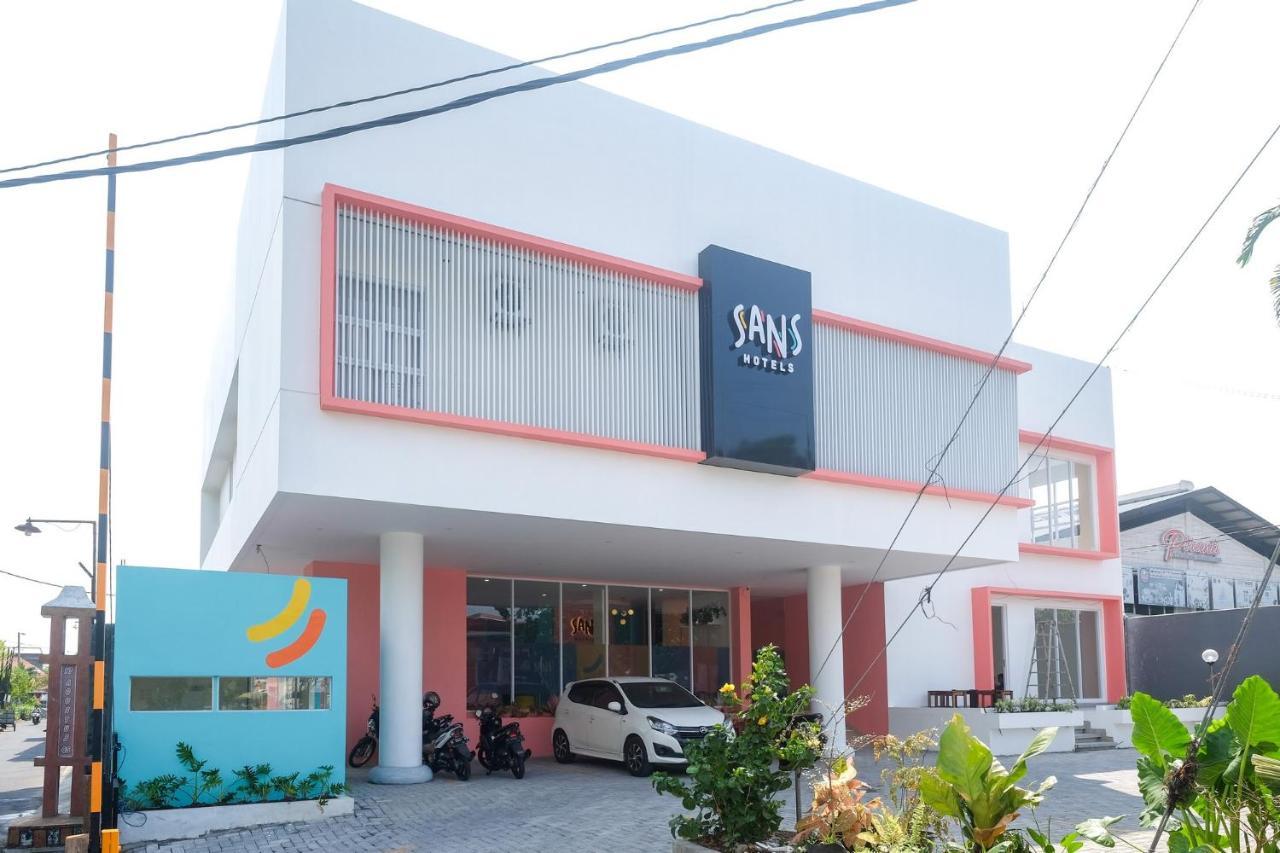 Sans Hotel Aurum Majapahit Semarang Esterno foto